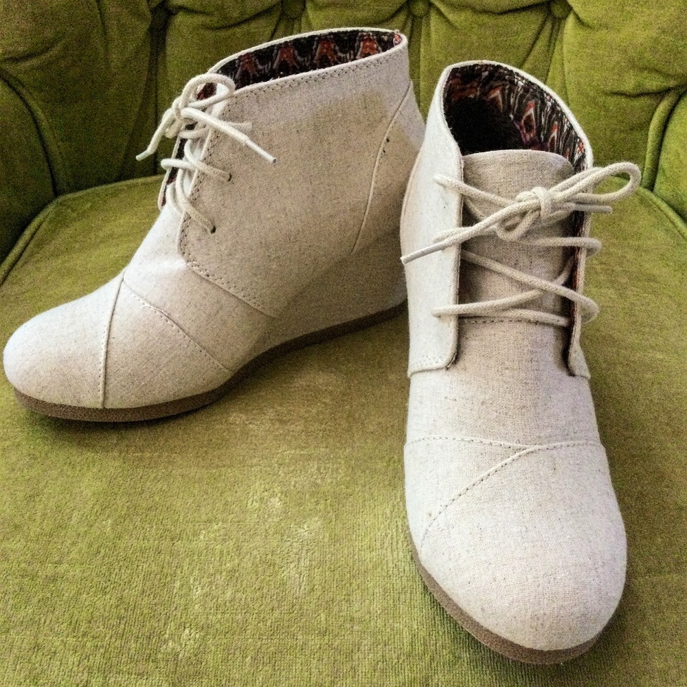 Fabric beige/tan booties W 6.5